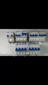 Cầu dao đảo chiều  CHINT Có chức năng bảo vệ quá tải ngắn mạch bộ đổi 2 nguồn điện  át chuyển nguồn bộ chuyên nguồn ats liên động không gây mất điện loại tốt