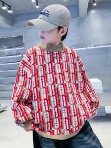 เสื้อสเวตเตอร์ถักหนาสำหรับเด็กชาย ฤดูใบไม้ร่วง/ฤดูหนาว สีแดง เสื้อผ้าเด็ก แฟชั่น เสื้อผ้าเด็กชาย ฤดูหนาว 2025 ใหม่