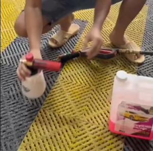 [HCM]Xà Bông Rửa Xe Bọt Tuyết Bóng Dàn Áo Xe Có Chạm Sprayking Can 5L