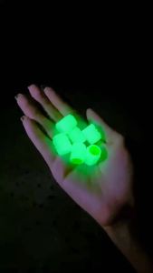 Bộ 4 Nắp Van Lốp Ô Tô Xe Máy Xe Đạp Dạ Quang Phát Sáng Độc Đáo