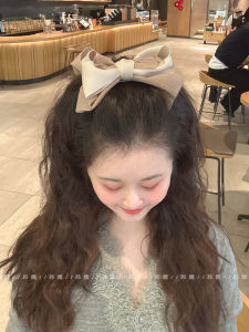 กิ๊บติดผมผ้าซาตินสไตล์ฝรั่งเศสสำหรับผู้หญิง กิ๊บติดผมหางม้าต่ำ โบว์ผีเสื้อ รูปตัวสปริง กิ๊บติดผมแบบไฮเอนด์สำหรับผู้หญิง