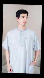 โต๊บแขนยาวผู้ชายแบรนด์อิก๊าฟ งานนำเข้าต่างประเทศตกแต่งงานปักเท่ๆบริเวณคอเสื้อและกระดุมโทนสีเดียวกัน โต๊บดูไบสูงเท่ AD19