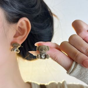 Cute Bear Pendant Beaded Necklace Womens Personality Unique High-End Sweater Chain New Autumn Winter Fashion Jewelry Accessories