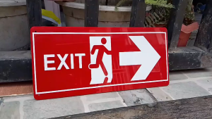 Exit signage 3mm acylic luminous and non luminous/arrow right