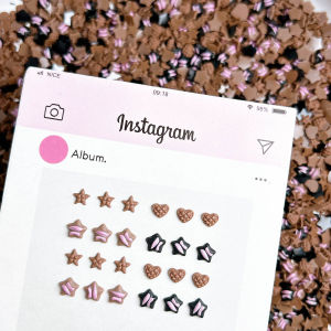 50PCS Mini Simulated Chocolate Biscuit Resin Nail Charms Creative Brown Star Heart Cookies Nail Art Decorations DIY Nails Crafts