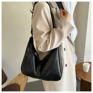 UR Womens 2025 New Tote Bag with Wide Shoulder Strap Soft Surface Large Capacity Commuter Bag Single Shoulder Slant Cross Bag