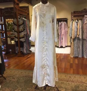 Carolla Dress by Dian Pelangi LIMITED EDITION Busana Muslim Baju Maxi Gamis Abaya Kaftan Gaun Outfit Busui Casual Formal Pesta Pernikahan Kondangan Wanita Hijaber Cantik Anggun Modis Modern Elegan Mewah Model Korea Terbaru Motif Batik Abstrak Kekinian