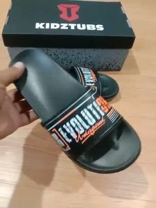 Sandal Anak Laki Laki Karet Slipper Slide Selop Slipon Jepit Karakter Warna Hitam Usia 6-10 Tahun-KIDZTUBS 1242101224
