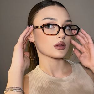 New Fashion Small Frame White Retro Womens Flat Light Glasses