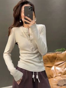 เสื้อยืดคอกลมแขนยาวทรงสลิมฟิตสำหรับผู้หญิง แฟชั่นฤดูใบไม้ร่วง/ฤดูหนาว เสื้อชั้นในแบบลำลอง เสื้อผ้าทำงานสไตล์เกาหลี