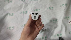 Ổ cắm chuyển 3 chân sang 2 chân Tiện ích