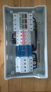 Tủ Cắt Lọc Sét Lan Truyền 3Pha - 380V - 63A - Tủ Chống Sét Lan Truyền 3 Pha 4 Cực 63A + Rơ Le Bảo Vệ Điện Áp 80A -ENERGY