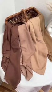 NURBANU KERUDUNG - Segi Empat Paris Jadul Varisha segi empat Paris polos redrose Humaira azzahra segi empat Paris jadul