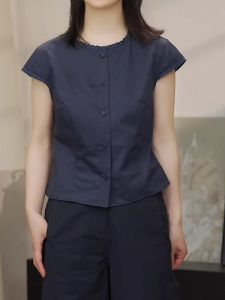 plus Size Womens Fashionable Summer Shirt with Single Button Short Sleeve Lace Design Slimming Top Korean Style Loose Fit