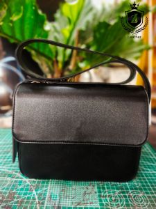 Tas Selempang Wanita Formal Pramugari Maskapai Bahan Kulit Sintetis (PU.Leather) Warna Hitam Glossy