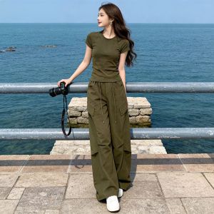 NUANPING | Bộ Áo Thun Tay Ngắn Ôm Body và Quần Cargo