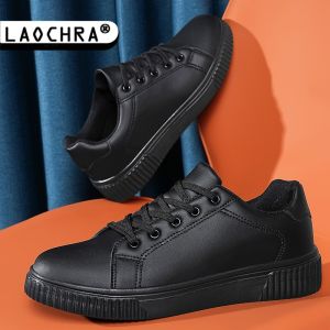 LAOCHRA รองเท้าผ้าใบผู้ชายไซส์ใหญ่36-48แบบผูกเชือกรองเท้ายางเกาหลีสีดำสีขาวรองเท้าลำลองใช้ได้ทั้งชายและหญิงรองเท้ากีฬา