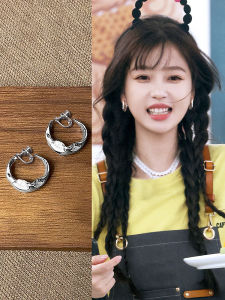 Elegant Silver Spiral Clip-On Earrings for Women Fashionable Holeless High-End Sensation Luxury Personality Unique Stylish Jewelry Accessories