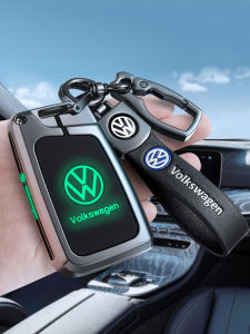 Universal Key Cover for Volkswagen Passat Sagitar Lavida Terrano Lavida Bell Coming in Silver And Black Colors