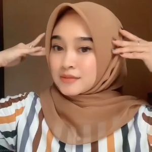 Jilbab Segi Empat Bella Square Hijab Segi Empat - Kerudung Wanita /- Hijab Muslimah - Kerudung Hijab Jilbab Segiempat Terbaru - Kerudung Segiempat / Shamira
