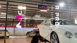 Chai Xịt Tẩy Rửa Lốc Máy MCAR PRO ENGINE CLEANER 500ml - Rửa Khoang Máy Ô tô - Vệ Sinh Động Cơ - Tẩy Dầu Mỡ Bám Bẩn