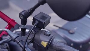 kebidumei | 100W Aluminium Alloy Motorcycle Charger USB C Fast Two-Way Charging Dual PD Smart Voltage Protection with LED Voltmeter Display