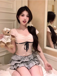 ชุดสองชิ้นแขนสั้นสีชมพู กระโปรงทรงเอหลายชั้นสีเทา สำหรับผู้หญิง ชุดแฟชั่นฤดูใบไม้ผลิ 2024 สำหรับผู้หญิงวัย 18-25 ปี