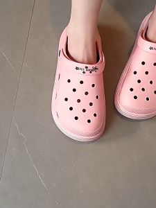 รองเท้าแตะผู้หญิงแบบสวมระบายอากาศได้ดี พื้นหนา กันลื่น