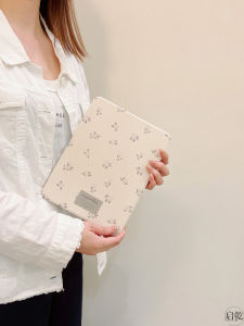 Qiguan Fresh Tea Flower iPad Case with Pen Slot 11 Inch Mini6 Air5 Magnetic Absorption Full Cover Book Style Rotating Stand Womens Model 2022