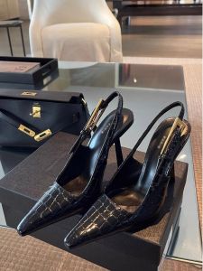 Lin Zailin สีดำ รองเท้าส้นสูงส้นบางผู้หญิง เรียบหรู รองเท้าแตะหัวเหลี่ยมเล็กสําหรับสุภาพสตรี ทันสมัย Hollow Out ดีไซน์ สําหรับสวมใส่ทุกวัน