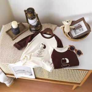 เสื้อยืดแขนยาวเด็ก สไตล์ฤดูใบไม้ร่วง/ฤดูหนาวใหม่ พิมพ์ลายการ์ตูน ทันสมัยและใช้งานได้หลากหลาย ผ้าเนื้อนุ่มเป็นมิตรต่อผิวหนัง อบอุ่นและสวมใส่สบาย