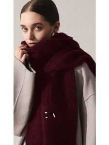 ผ้าพันคอขนสัตว์หนาสำหรับฤดูหนาวสไตล์เกาหลี ผ้าคลุมไหล่กว้างสำหรับผู้ชายและผู้หญิง สีแดงเข้ม ผ้าพันคอไหมน้ำหนักเบาสำหรับฤดูใบไม้ร่วงและฤดูหนาว