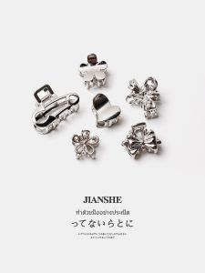 Elegant Simple Metal Hair Clip: A Stylish Summer Side Bangs Grabber