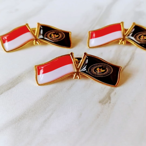 Pin & Bros Lencana Kuningan Cor Emas Bendera Indonesia dan Kemenimipas (Kementerian Imigrasi)