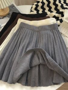 กระโปรงสั้นเอวสูงสีพื้น กระโปรงสั้นทรงเอ ทรงหลวม ฤดูใบไม้ผลิ 2025 กระโปรงสั้นสีพื้น ทรงเอ ทรงหลวม กระโปรงสั้นเอวสูง