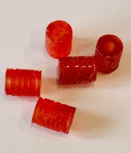 Lu thống đỏ chạm hoa văn làm mặt dây chuyền làm vòng tay ý nghĩa tài lộc xuôi lọt hanh thông