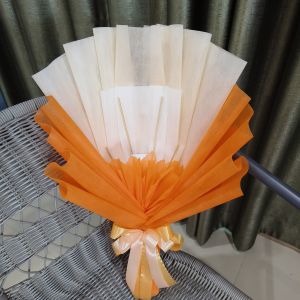 ช่อเปล่าสำหรับนำไปใส่ดอกไม้เอง💐 แถมที่เสียบธนบัตร 10 ชิ้น