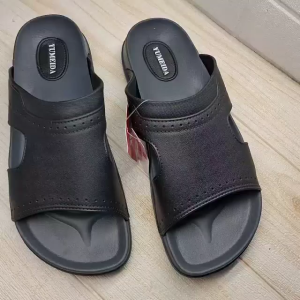 Sendal Yumeida Pria Slip On G-2456: Desain Kasual & Elegan