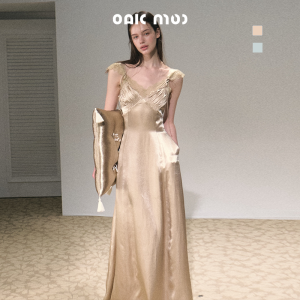OAKMOO | Đầm Dài Voan Acetate Đuôi Cá Không Tay Thắt Eo