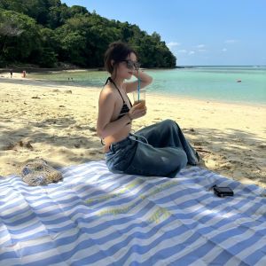 Ultra-Light Portable Beach Picnic Mat Waterproof Sand-Proof Camping Travel Outdoor Oxford Cloth Tarp with Ground Stakes