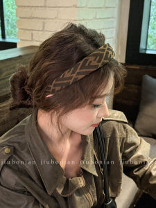 Brown Letter Print Sponge Hairband Womens High Hairline Face Wash Wide Edge Hair Accessories Fashionable Versatile Hair Clips