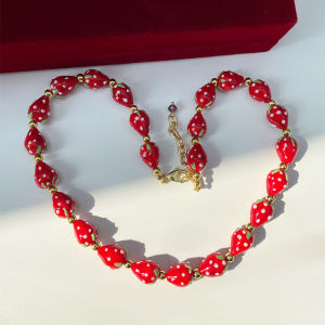 Vintage Sweet Strawberry Three-dimensional Glass Beads Red Retro High-grade Sweater Chain Necklace Accessory for Women Fresh out