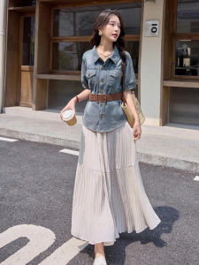 เสื้อแจ็คเก็ตยีนส์สั้นสไตล์เกาหลีย้อนยุคสำหรับผู้หญิงในช่วงฤดูร้อน เสื้อเชิ้ตแขนสั้นบางๆ ดีไซน์เก๋ไก๋ ทรงสลิมฟิต คอกลม ทรงพอดีตัว