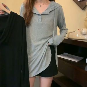 Chili\_Koko เสื้อยืดแขนยาวมีฮู้ดผู้หญิง เสื้อเชิ้ตกันแดดคอกลมกระดุมหลายเม็ด สีของเสื้อเชิ้ตเป็นเขียน คาร์ดิแกนระบายอากาศบางผิดปกติด้านบนหลวม เสี่ยง 2422