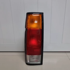 เสื้อไฟท้าย บิ๊กเอ็ม/ไฟท้าย บิ๊กเอ็ม BIG M Nissan Big-m TD-BDi นิสสันรุ่นแรก ตอนเดียว ปี 1986-1999 ความยาวไฟท้าย 36.5 CM