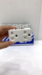 เต้ารับคู่กราวด์ ม่านนิรภัย WEG 15829 panasonic (ราคา/1ตัว)