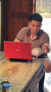 Quạt mini cổ ngỗng USB phù hợp laptop văn phòng