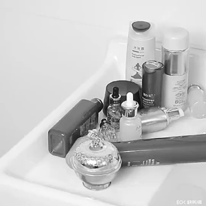 ชั้นแขวนผนัง ชั้นวางของเอนกประสงค์ไม่ต้องเจาะผนัง มีกาวแถม แข็งแรง สวยงามสะอาดตา ใช้งานง่าย ไ-ม่เป็นสนิม