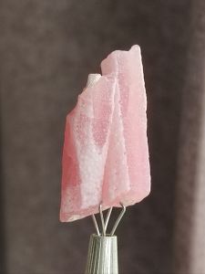 🌸 โรโดโครไซต์ ( Rhodochrosite ) สีชมพูหวาน ทรงธรรมชาติ ลวดลายสวยๆ ขนาดเล็ก จากเเหล่ง อาร์เจนติน่า