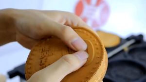 ขนมวาฟเฟิลรูปเหรียญ 10วอน/10บาทไทย วาฟเฟิลชีสยืด ระบบไฟฟ้า/ระบบแก้ส